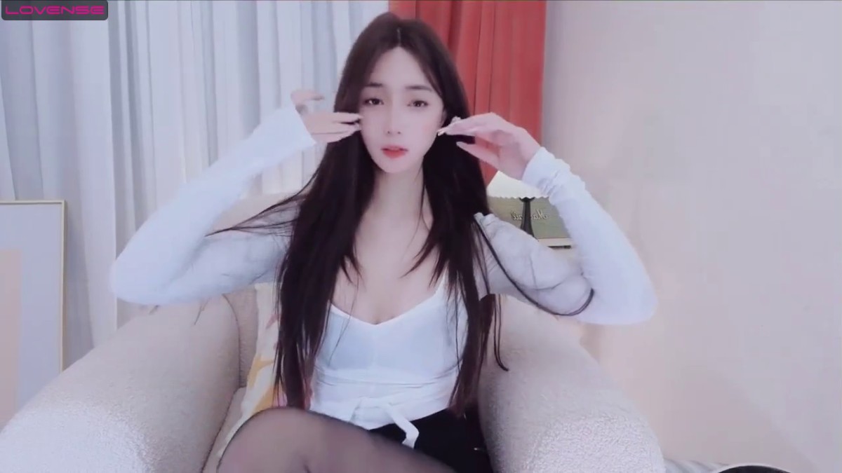 推荐！天使来了！【Aricia】美得不可方物，身材颜值堪称完美，非常懂男人想看什么