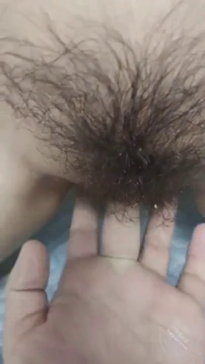 《叔嫂乱伦》和嫂子沙发上做爱 大哥打来电话我疯狂抽插 嫂子边喷水边回答在锻炼