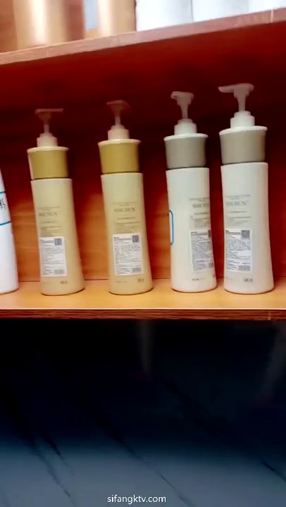 【糖糖】颜值美女店里口爆舔脚操B表情刺激真激烈