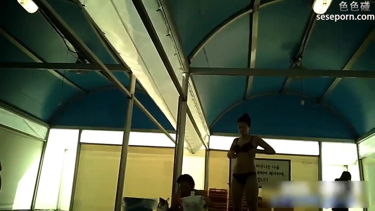 潜入韩国某海边浴场洗浴室偷拍韩国妞貌似略胜岛国妞一筹