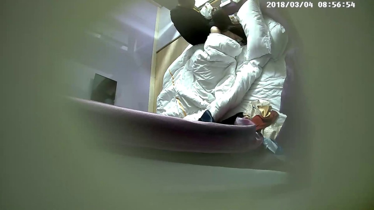 最新学校附近酒店偷拍系列精品-超清版本-小胖哥哄骗丰满大奶美女操逼 美女没干爽小胖哥就射了 很生气！