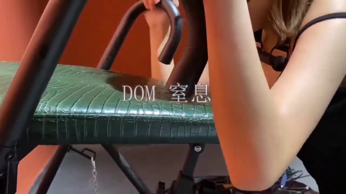 【重磅推荐】推特大神DOM-窒息高质量出品 女乐师反差婊sub强制高潮调教