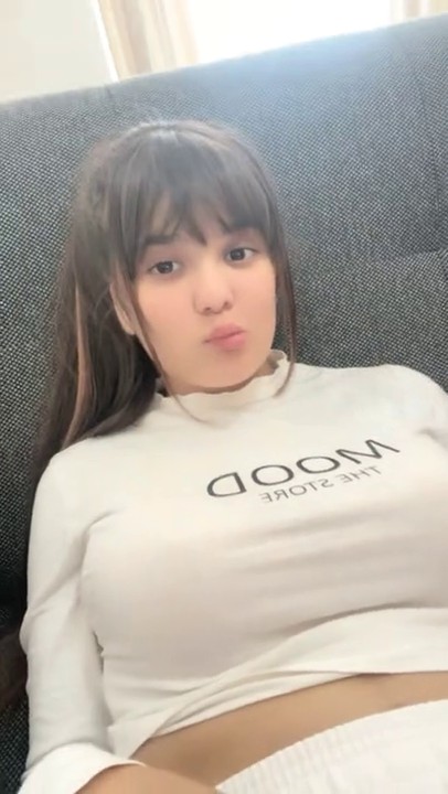 国人老哥带俄罗斯美女下海！新加入漂亮妹妹！肉感身材超肥美穴，顶级美臀，骑乘位爆操