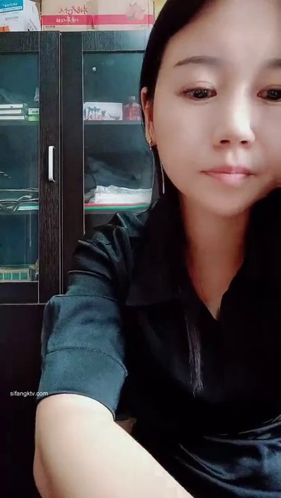 【寂寞财务姐姐】办公室玩跳蛋 厕所同事撒尿声音都听到~ ~ 这班上得真是刺激，黑丝骚逼，人气爆棚