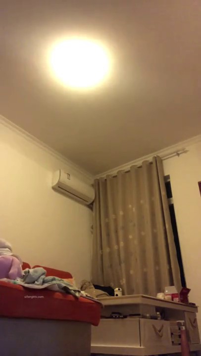 私房偷拍大神晓月原创 浴室房间放设备偷拍表哥女友洗澡擦润肤露身材真不错颜值还可以