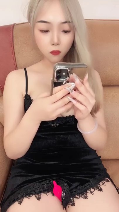 G乳尤物被干 美鲍一线天【半岛茶】吃鸡无套啪啪跳蛋爆干臀射颜射