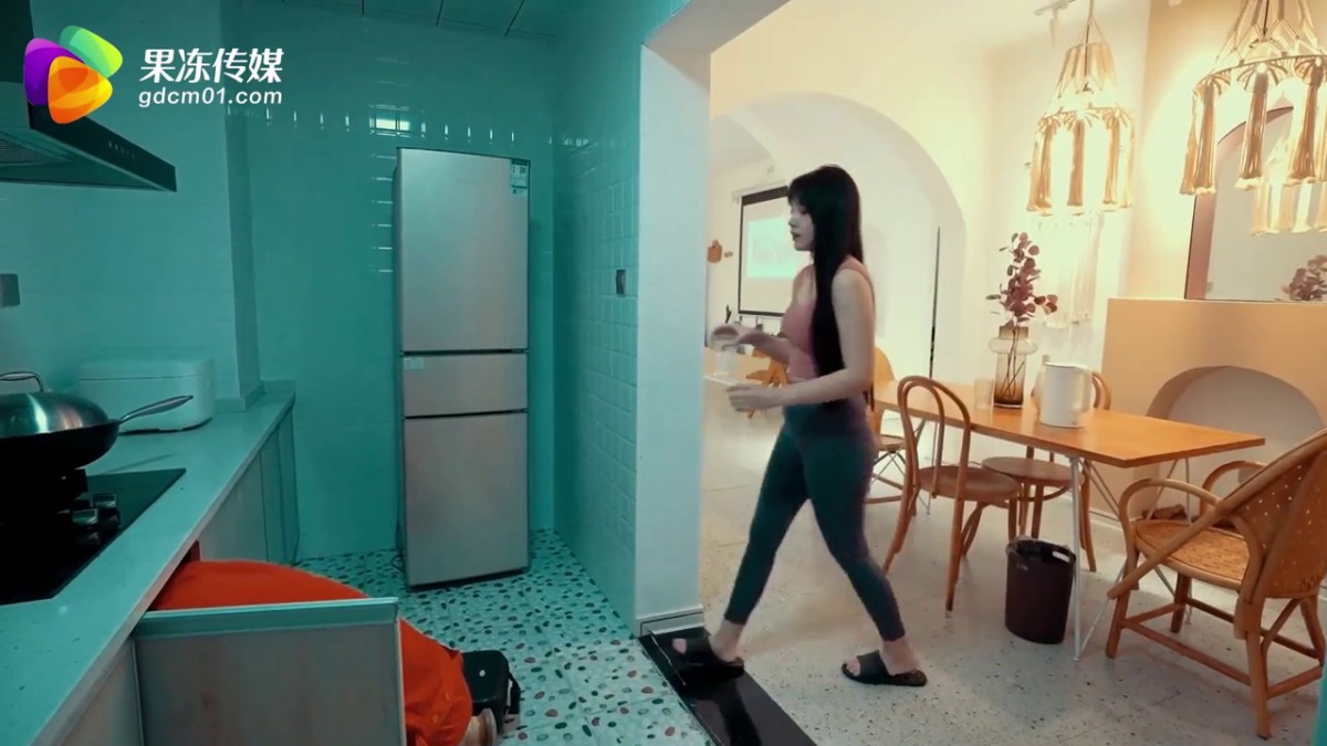 果冻传媒 GDCM-018 《时间停止器》水电工上门服务 豪华别墅大胆操老公在边上的美少妇