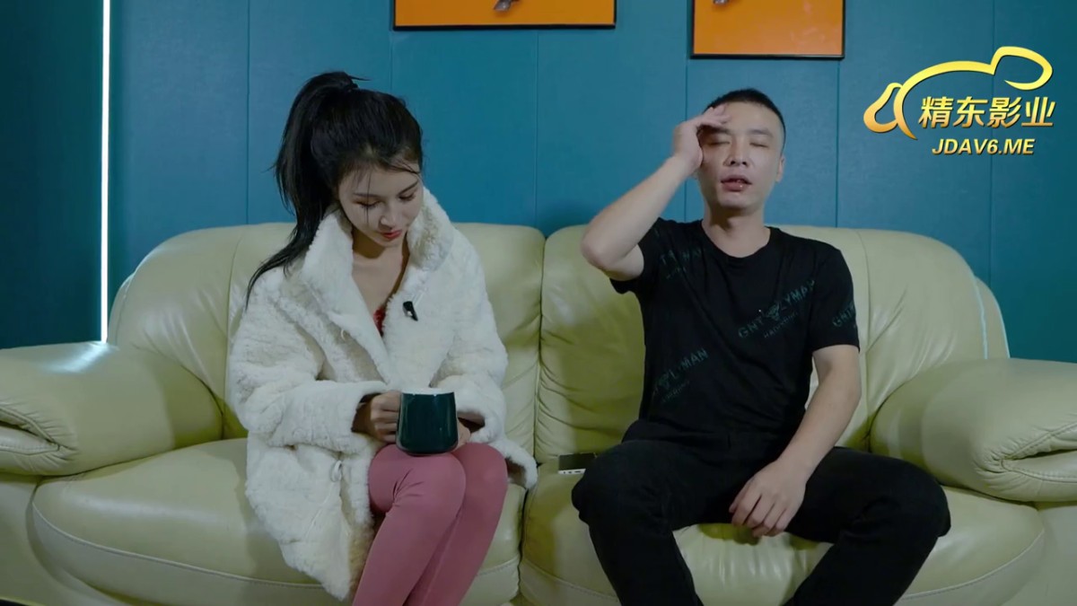 精东影业JD087 猥琐房客偷窥美女房东被发现