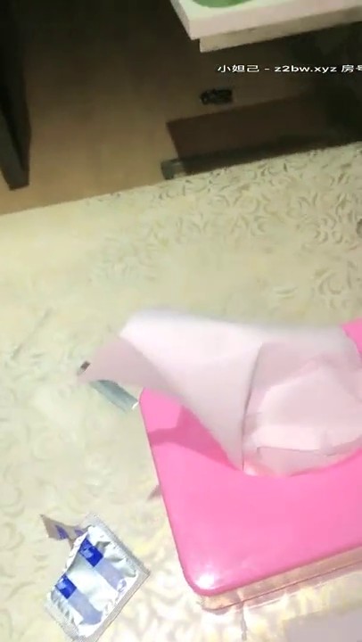 爆干骚妹双马尾粉穴JK装妹子和炮友啪啪，翘起屁股用笔插菊花手指扣弄抽插猛操