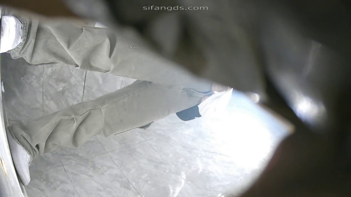 KTV女厕全景偷拍27位漂亮的小姐姐❤️各种极品美鲍鱼1