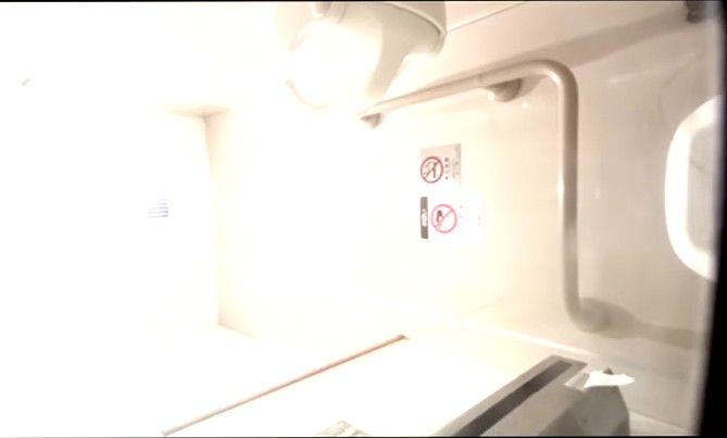 日本地铁站偷公厕偷拍几十位MM尿尿