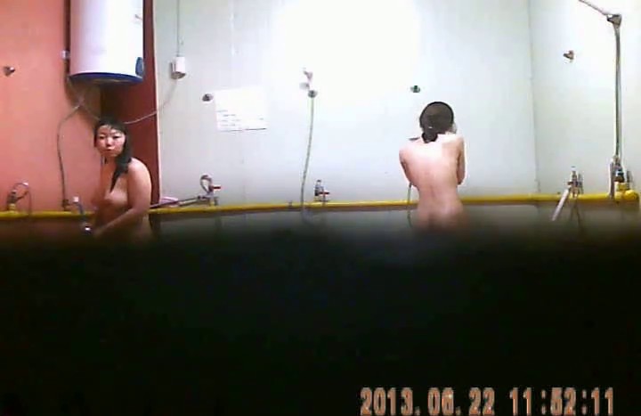 最佳损友职工宿舍公共浴室暗藏针孔TP一波接一波的年轻美女美少妇洗澡好多大屁股大奶妹子真过瘾