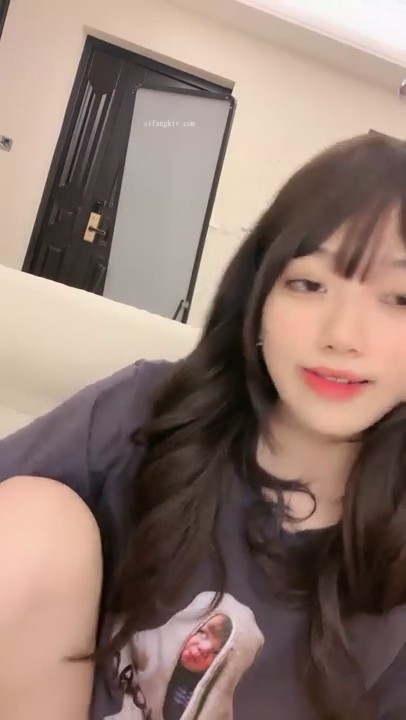 【热门人气女神下海 楚妹】明星级颜值抖音风性感裸舞~好美！洗澡搓泡泡