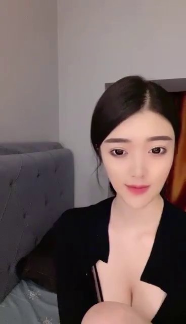 气质女神来诱惑 性感情趣装 拉着内裤大白肥臀 微毛粉嫩极品小逼