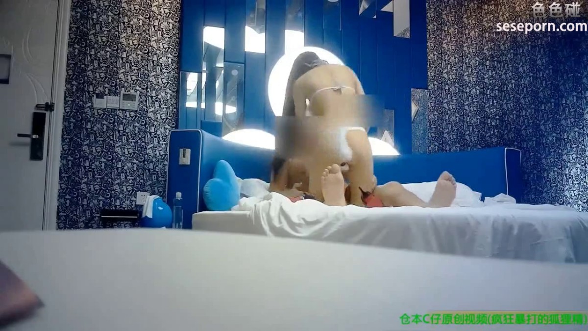 身材样貌超一流的女神级美女被大神操的太狠太久痛的受不了哭着说：我不做了.还被强行继续操,美女打起来了!