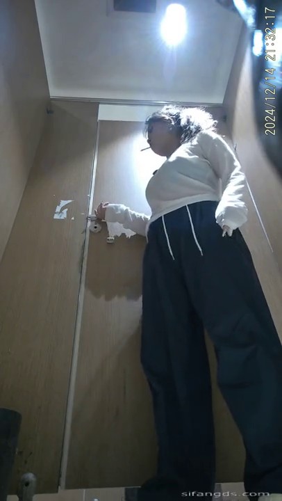 ❤️√ 【厕拍】 高1清闯拍 丝袜高跟大长腿 全是极品美女 大肥臀嫩穴2