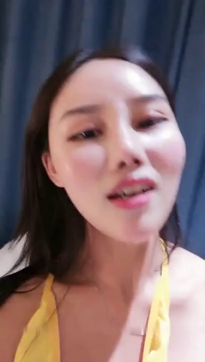 颜值不错爆乳骚气妹子会所推油勾引小哥 要求小哥扣逼给口交骑乘啪啪自慰 很是诱惑喜欢不要错过