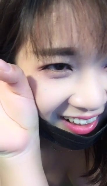 颜值不错身材丰满美女主播脱光光全裸 椅子上道具JJ抽插一直呻吟 很是诱惑喜欢不要错过