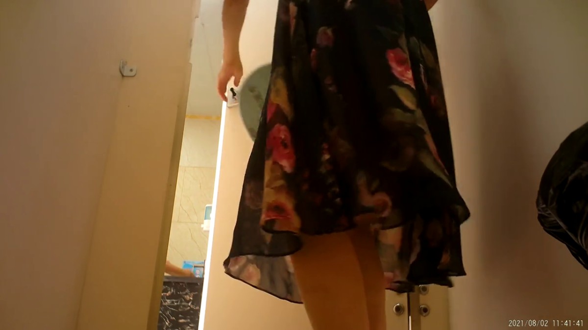 十二月最新流出厕拍大神 潜入医院女厕后拍美女尿尿1080P高清无水印3