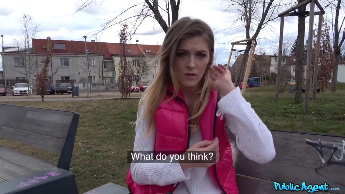 大神手持摄像机户外搭讪长椅上休息的素人金发美眉用金钱交易桥洞下啪啪啪内射这美穴看了就想搞1080P超清