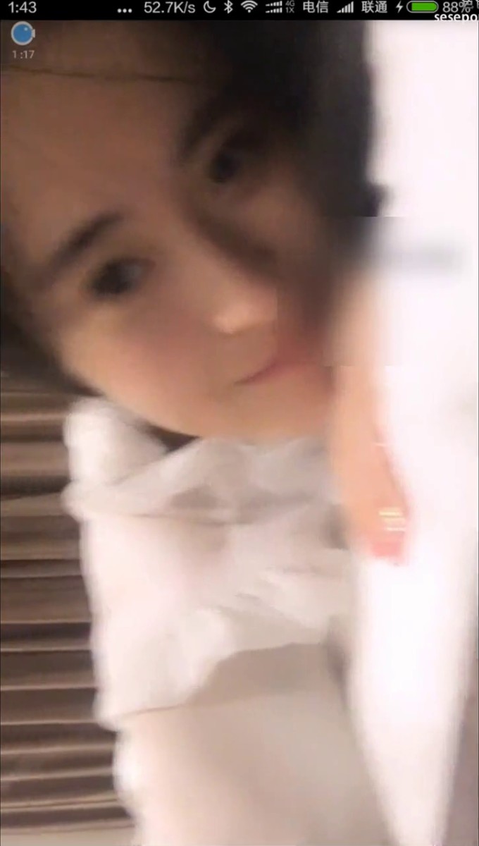 极品鲜嫩白虎模特绾绾首部露出大尺度自慰视频遭流出,小穴真是人问极品啊！