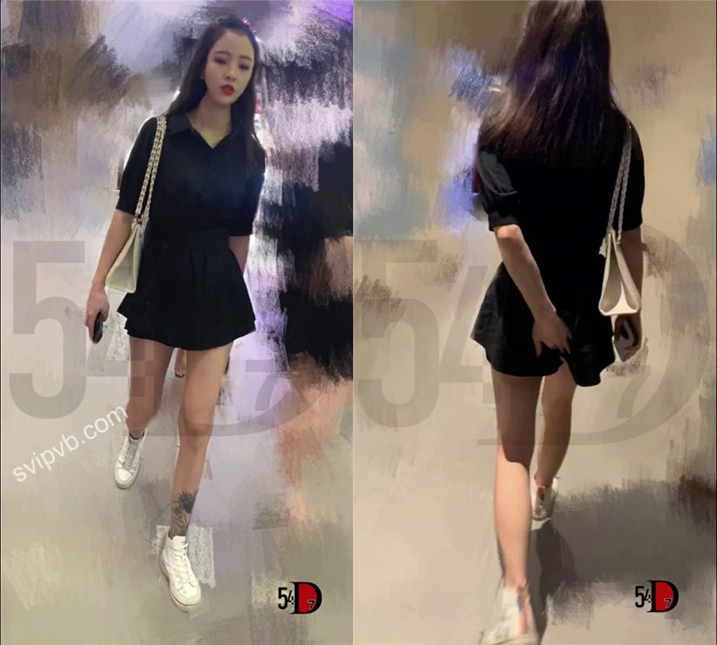 《顶级厕拍》商场女厕全景偷拍多位女神级的少妇各种各样的美鲍鱼1