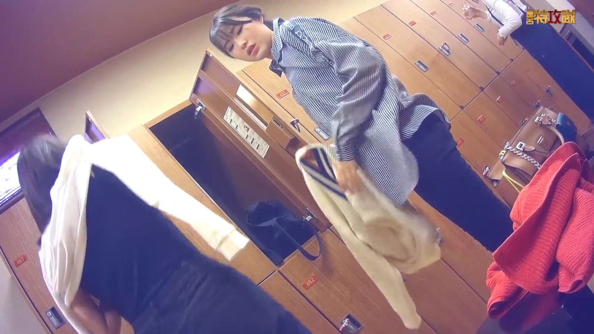 12月盗站新流大众洗浴中心女客换衣室洗浴间内部真实偸拍专挑漂亮身材又好的年轻妹子拍脱光全过程