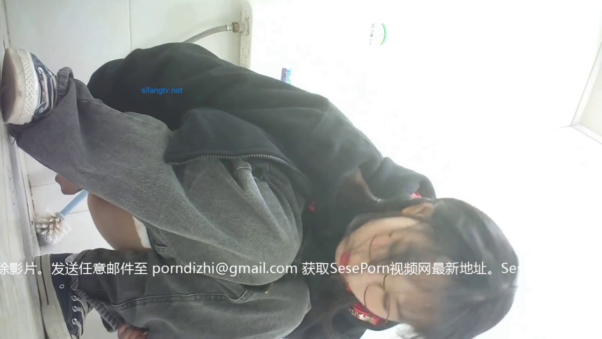 【精选厕拍】奶茶店全景厕拍14位美女少妇 各种美鲍3