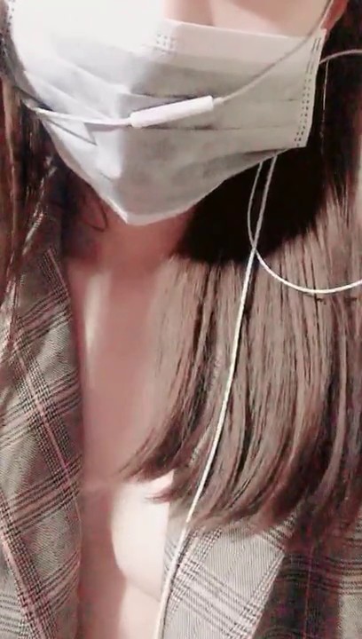 逼逼非常粉嫩口罩妹子道具摩擦自慰 粉色逼逼自摸呻吟娇喘诱人 很是诱惑不要错过