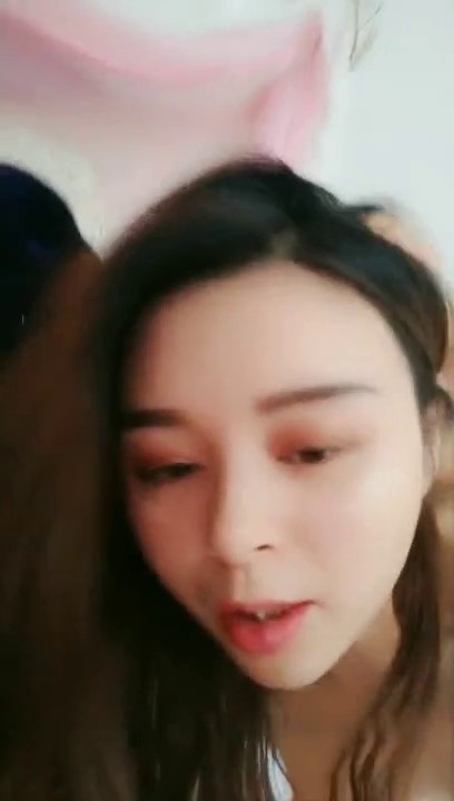 颜值不错美少妇双人啪啪大秀 浴室口交后入抽插从上往下视频拍摄上位骑乘 很是诱惑不要错过