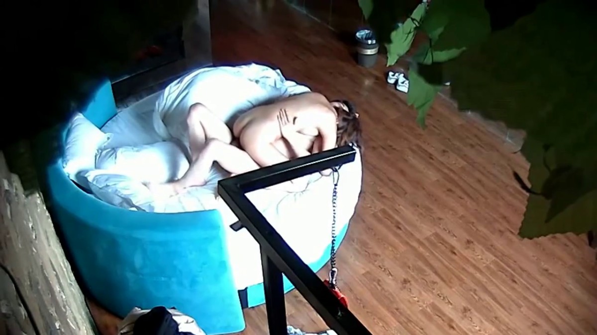 爆乳翘挺饥渴难耐骚女友被拔罐男友多姿势爆操 不停浪叫“快插进去 我要”喝口水第二炮操起 高清720P完整版