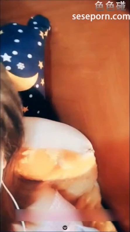 宝盒OP大吊奶小骚货露脸90分钟直播大黄瓜假屌轮番搞多水逼 黄瓜捅完再舔一舔太骚了哥哥用你大鸡巴操我清晰对白淫荡