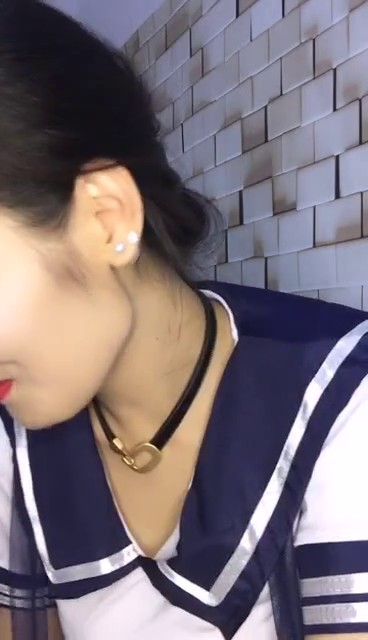 哺乳期的辣妈又来了，蜜汁丝袜全程高能露脸直播，学妹制服黑丝情趣很是诱惑，自慰骚逼特写呻吟精彩不要错过