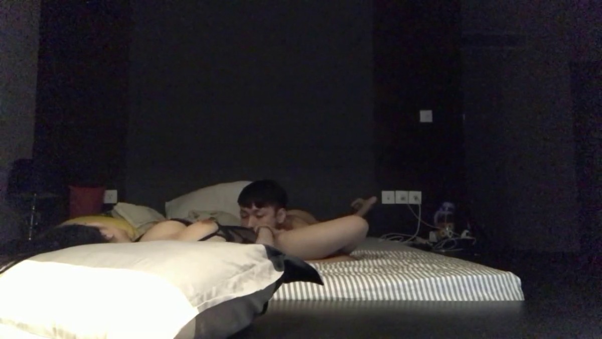 【网曝门事件】越南航空飞行员与漂亮爆乳嫩模女友性爱私密视频流出 爆插口爆 黑丝性爱篇 高清720P原版收藏