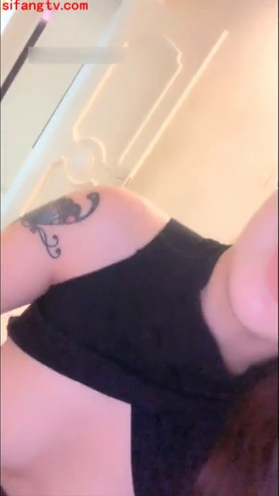 高颜值骚媚诱人的粉逼网红美眉和面罩男直播啪啪啪！(2)