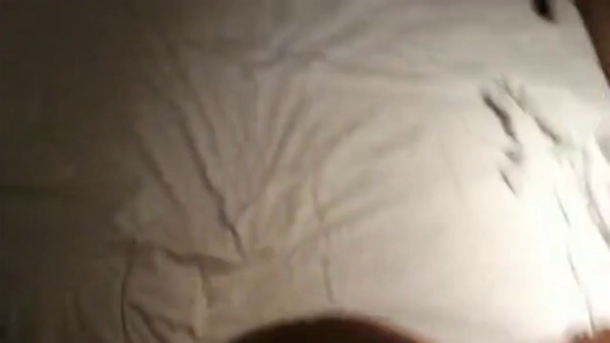 艺术院校水嫩清纯的性感大学美女和闺蜜男友酒店偷情啪啪,2人边操边拍,男的干完她逼还想爆她菊花,国语对白!