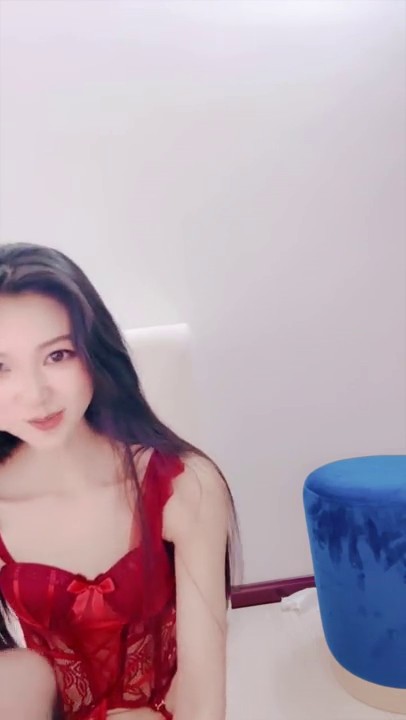 175腿模】女神重磅回归 脸逼同框自慰 明星颜值 魔鬼身材 是个正常男人看了都会硬吧1