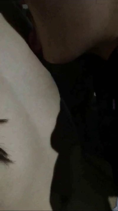 女神级气质性感长发美女和土豪男友酒店性爱淫乱自拍分手后被爆,外表女神床上荡妇,鸡巴舔的爱不释手,逼真诱人!