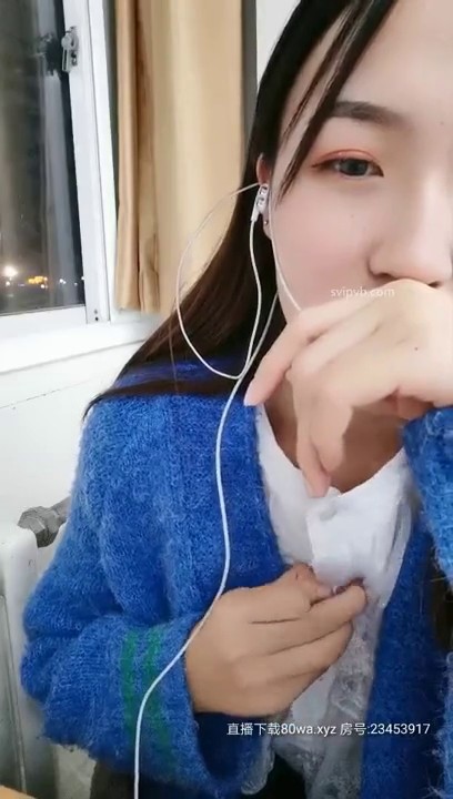 ロリ可愛い美少女とオジサン2人と３Pエッチ