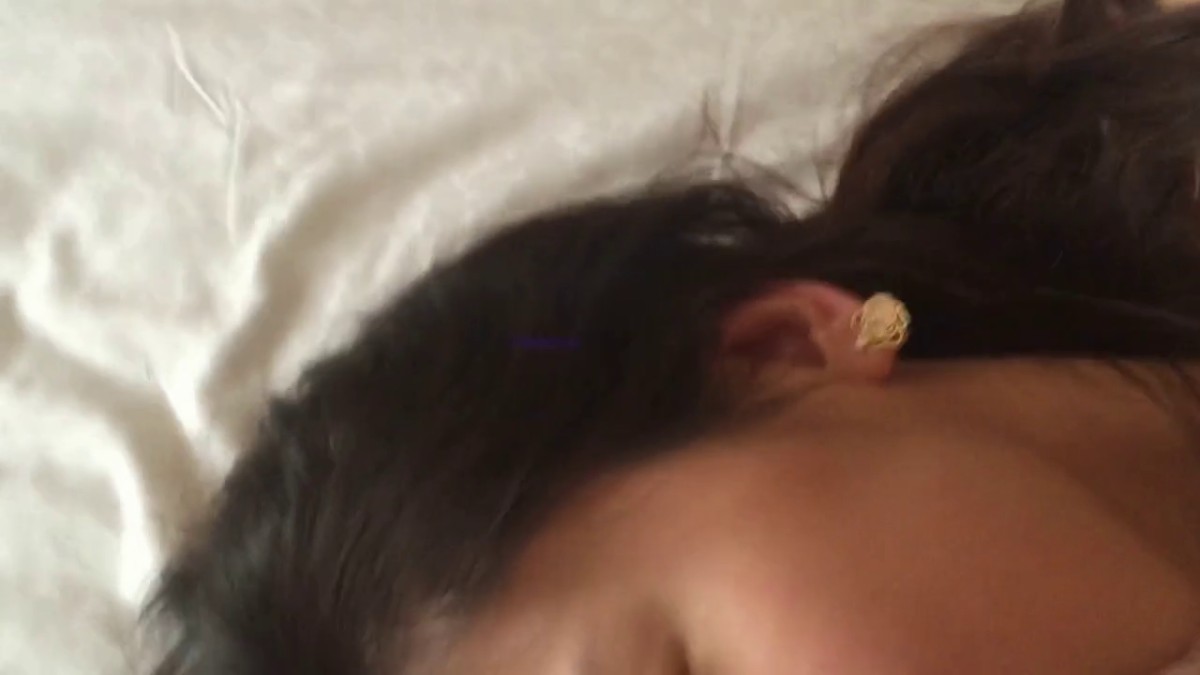 学院派性感气质大美女酒店和有钱表姐夫偷情啪啪,操的高潮不断嗷嗷大叫,担心出事说：快点操我逼,但不要射里面!