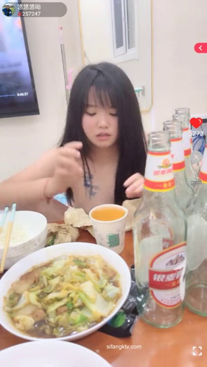 【19岁的小影】喝醉酒被强上，灌肠爆菊花屎都给干喷出来1