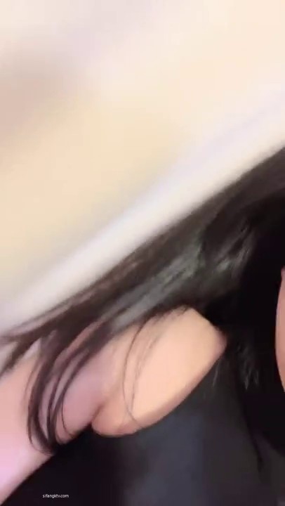 【京鱼儿】19岁童颜巨乳情趣黑丝 跳蛋自慰 爆流白浆 喷水！3