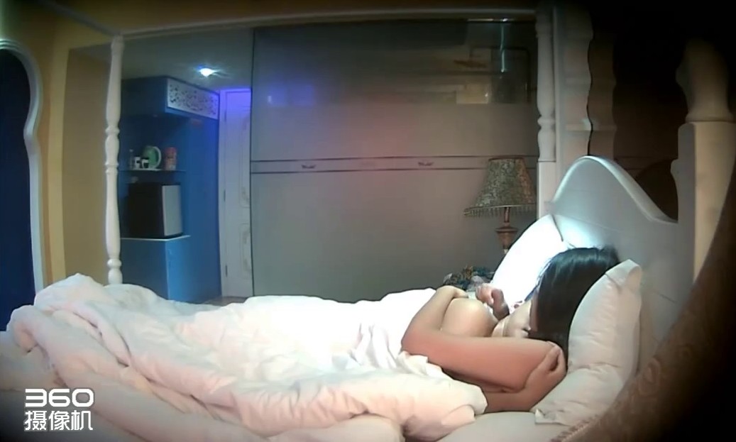 社会小情侣开房打炮 女主很美 换的姿势也不少 干完之后抽根烟赛过活神仙