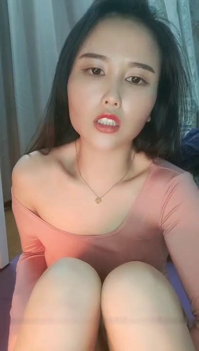 高颜值性感大屁股少妇【狐狸就是妖】翘屁股跳蛋震动自慰，高潮出水呻吟娇喘，很是诱惑喜欢不要错过