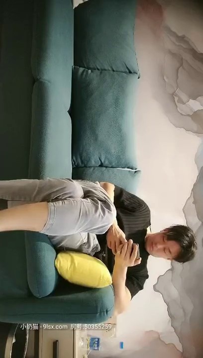 2020.11.8【肌肉佬寻花】猛男回归约操极品外围，超粉嫩鲍鱼清晰展现，修毛啪啪调情观赏效果极佳