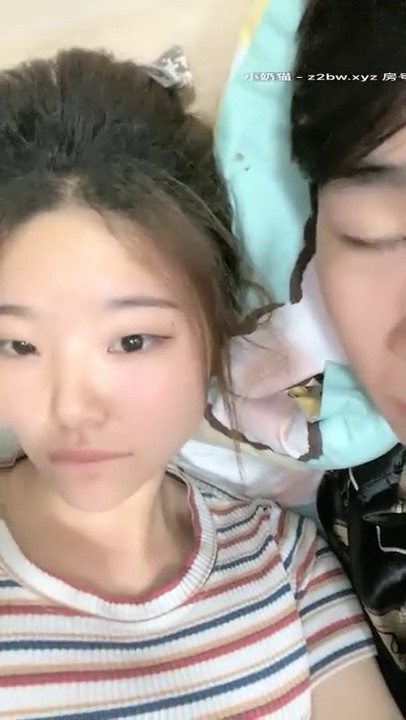 2020.12.10，新晋00后极品嫩妹来袭，【真实搭讪跟她回家】粉嫩美乳，少女胴体，超清画质，人气主播啪啪激情大秀