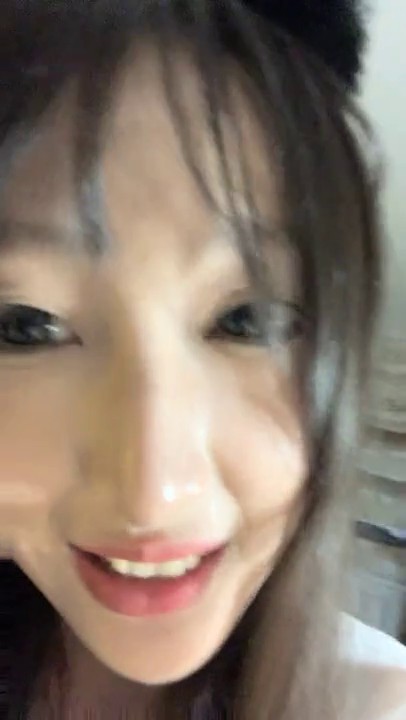 2021.11.5，新生代平台一姐，【0咕噜0】，颜值吊打全场，收益榜榜眼，极品小仙女，又纯又欲，直播间礼物乱飞