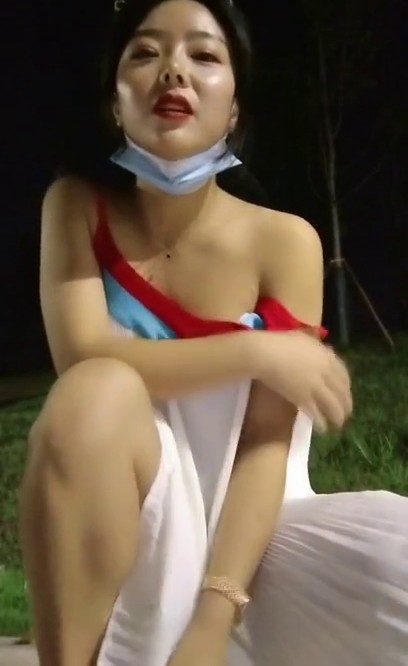 2021.7.18，【渣女来袭】，人气户外勾搭主播，街头做爱，极品美乳，淫荡刺激撸管佳作，高清源码录制