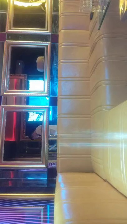 2022-5-28【怨种探花】KTV搞美女，包臀裙美腿，唱着歌摸奶扣穴，扛起双腿操美女害羞，操起了好紧