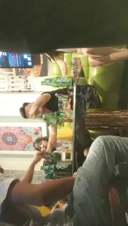 2022-8-10【换妻极品探花】精彩绝伦群P名场面，3男3女大乱交，后入操逼前面插嘴